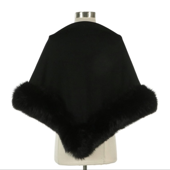 Women’s Black Fox Fur Trimmed Triangular Shawl - Picture 3 of 4